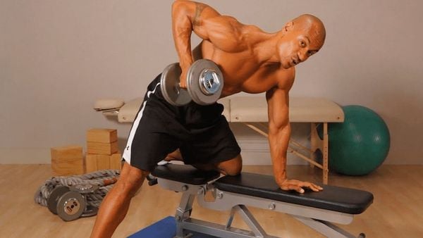 Bài tập lưng xô: Dumbbell Row