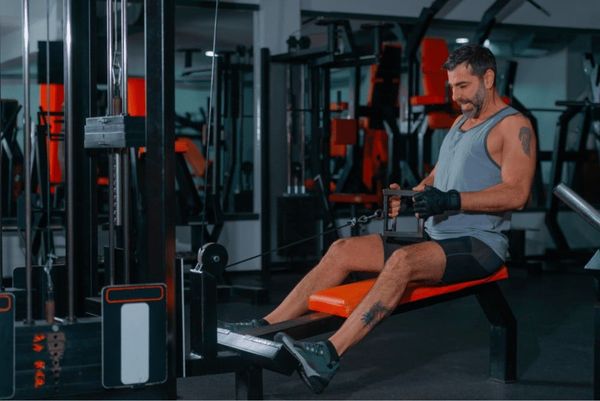 Bài tập cơ lưng xô cho nam: Seated Cable Row