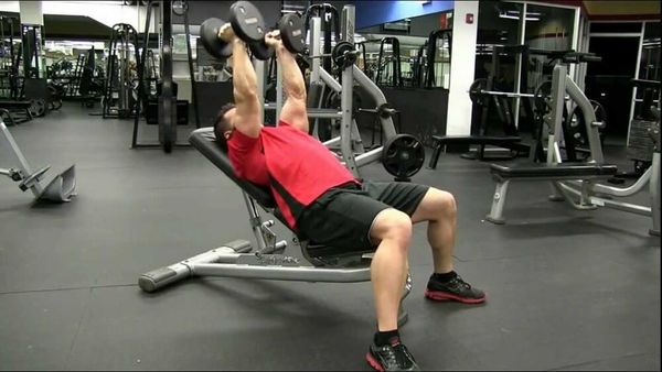 Động tác thực hiện bài tập Incline Tricep Extension