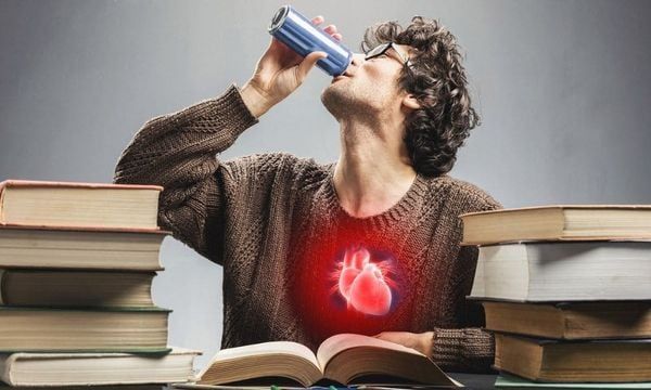 Đường trong nước tăng lực có thể ảnh hưởng đến tim mạch, răng