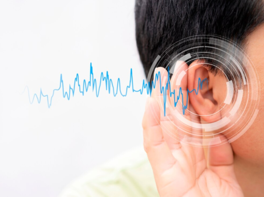 Sự suy giảm thính giác, đặc biệt ở tuổi trung niên, có thể làm tăng nguy cơ mất trí nhớ