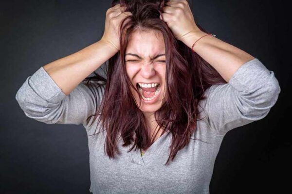 dễ cáu gắt, bốc hoả, trầm cảm