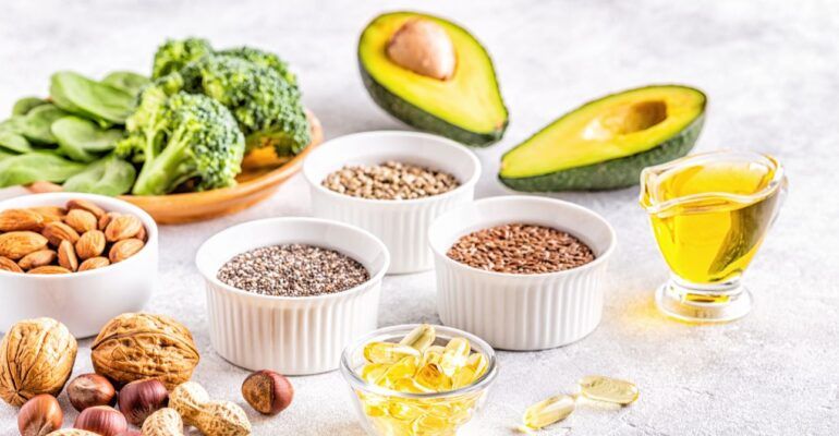 Bổ sung omega-3 và omega-6 qua thực phẩm hoặc thảo dược có thể là một cách hữu ích để duy trì sự cân bằng nội tiết tổng thể