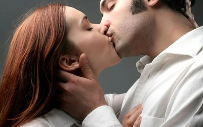 HERPES MÔI LÂY NHƯ THẾ NÀO?