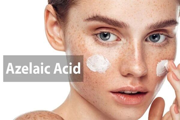 Axit azelaic cũng có tính chất kháng vi khuẩn