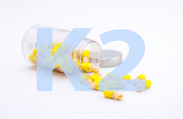 Bổ sung chế độ ăn với các thực phẩm giàu vitamin D và K, như cá, trứng và rau xanh