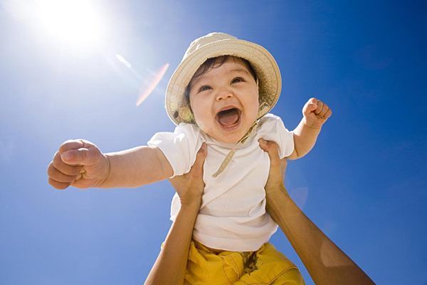 Vì sao vận động và ánh nắng lại quan trọng?