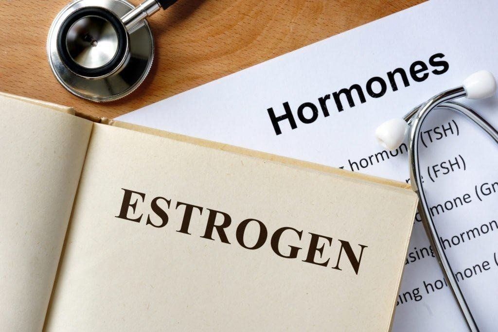 Suy giảm estrogen gây rụng tóc tuổi trung niên
