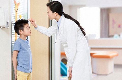 theo dõi tăng trưởng định kỳ của trẻ