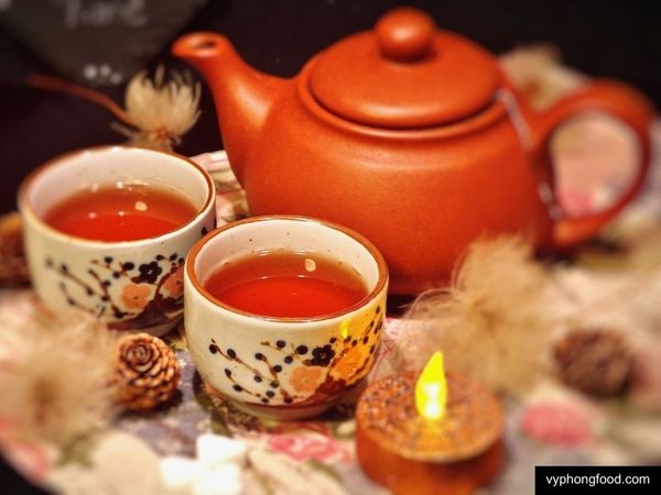 Khám phá công trình nghiên cứu trà Rooibos của nữ tiến sĩ Taskeen Fathima Docrat, mở ra tiềm năng chăm sóc sức khỏe và phòng ngừa Alzheimer.