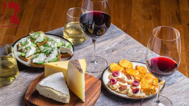 Rượu Vang Trắng Và Rượu Vang Đỏ Ăn Với Gì Ngon Nhất?