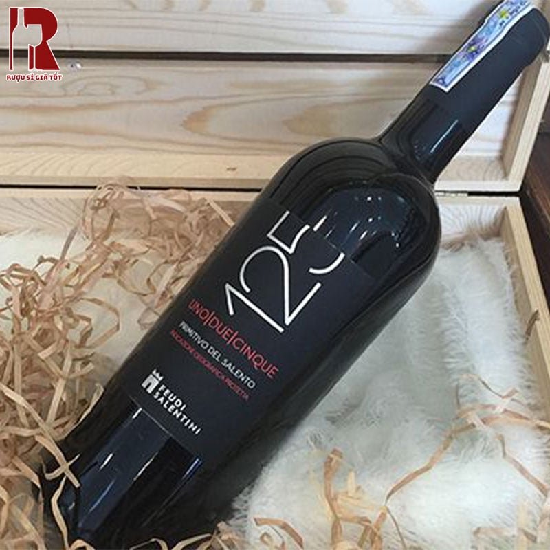 Vang 125 Del Salento 12,5° Primitivo – Negroamaro được sản xuất 100% nho Primitivo trồng tại Salento, mang theo hơi thở Địa Trung Hải