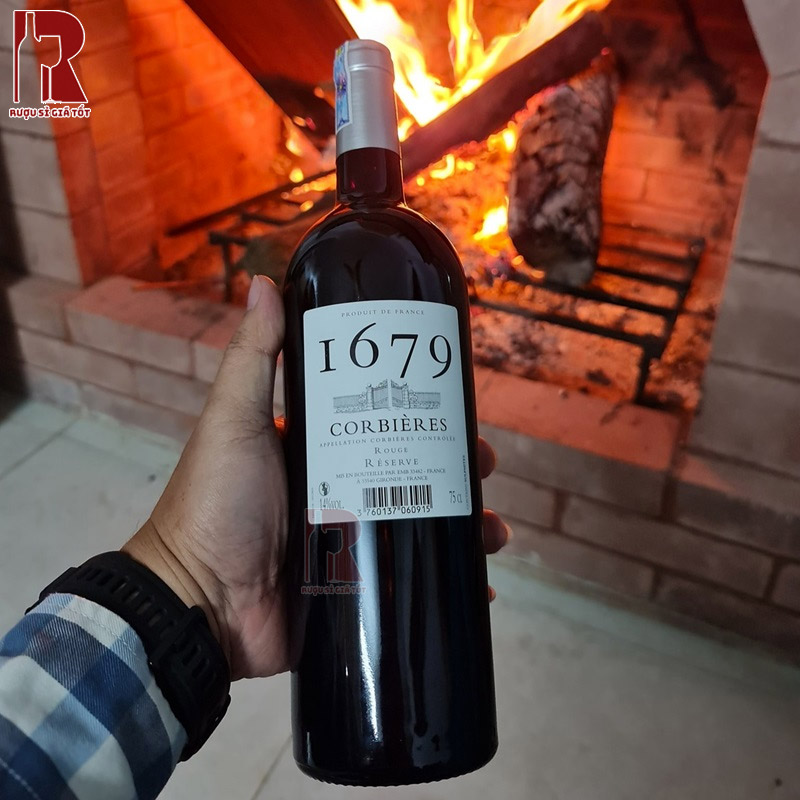 Chai 1679 Corbiere đem đến vị rượu cân bằng, chát mượt mà, cùng chút vị chua cân bằng