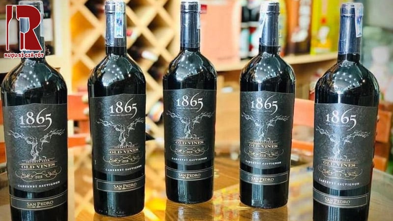 Chai 1865 Old Vines Cabernet Sauvignon mang đến vị rượu đậm đà và cấu trúc rượu vững chắc