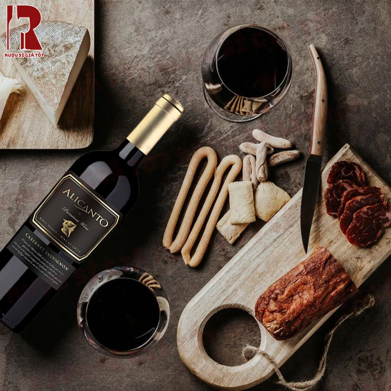 Trải Nghiệm Thưởng Thức Rượu Vang Chile Đỏ Alicanto Icono Ultra Premium