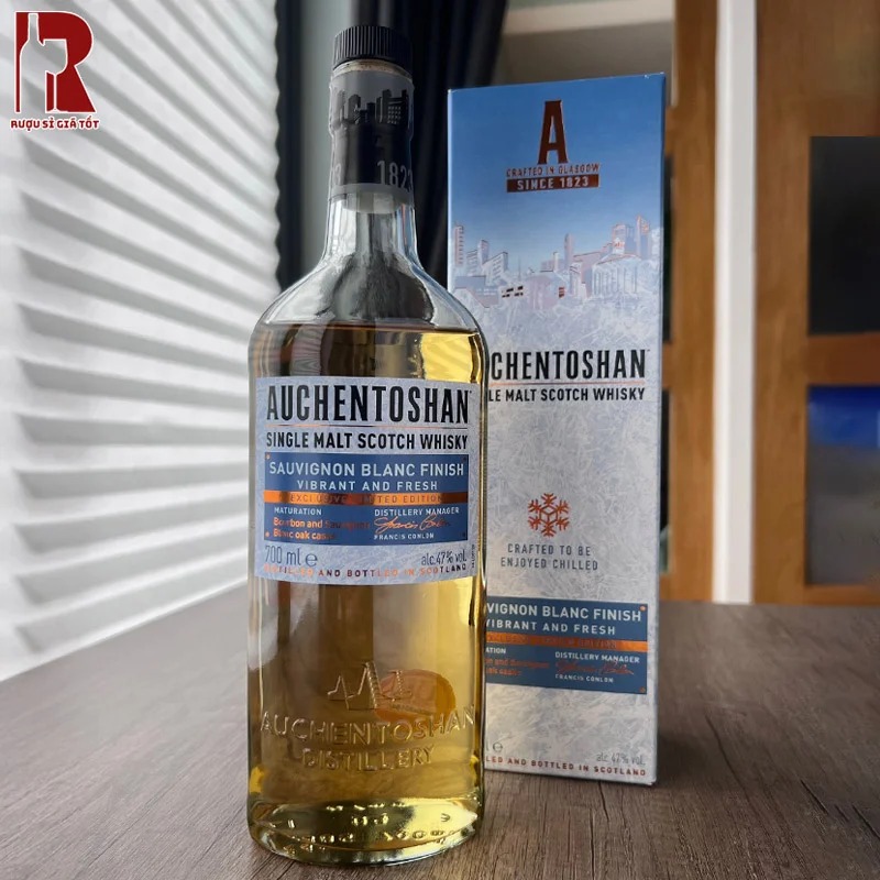 Chai Auchentoshan Sauvignon Blanc Finish mang đến sự kết hợp giữa whisky và rượu vang