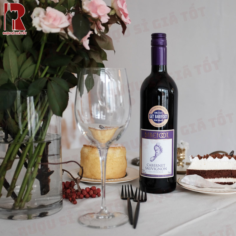 Chai vang Barefoot Varietal Cabernet Sauvignon tiêu biểu đến từ Mỹ