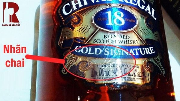Phân biệt Chivas 18 thật và giả bằng cách xem nhãn chai