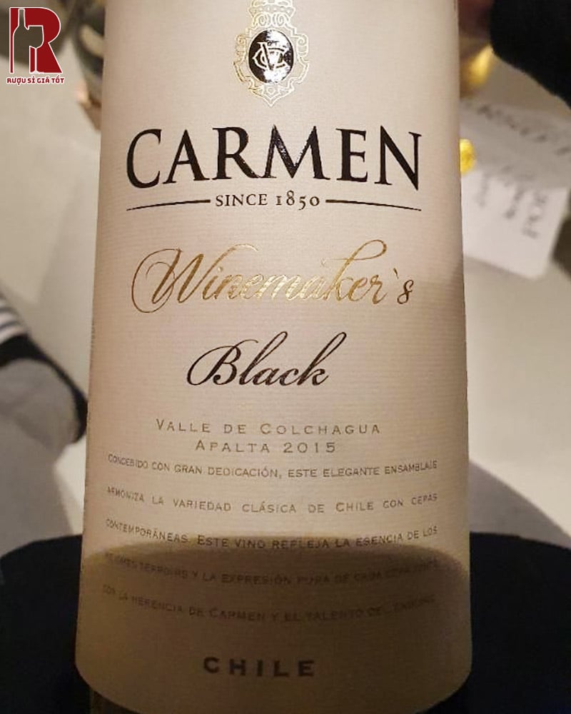 Rượu vang đỏ Carmen Winemaker’s Cabernet Sauvignon là chai rượu vang Chile hiện đại tiêu biểu