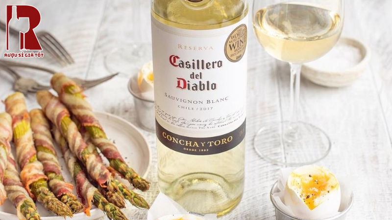 So Sánh Casillero Del Diablo Reserva Với Các Dòng Sauvignon Blanc Cùng Phân Khúc