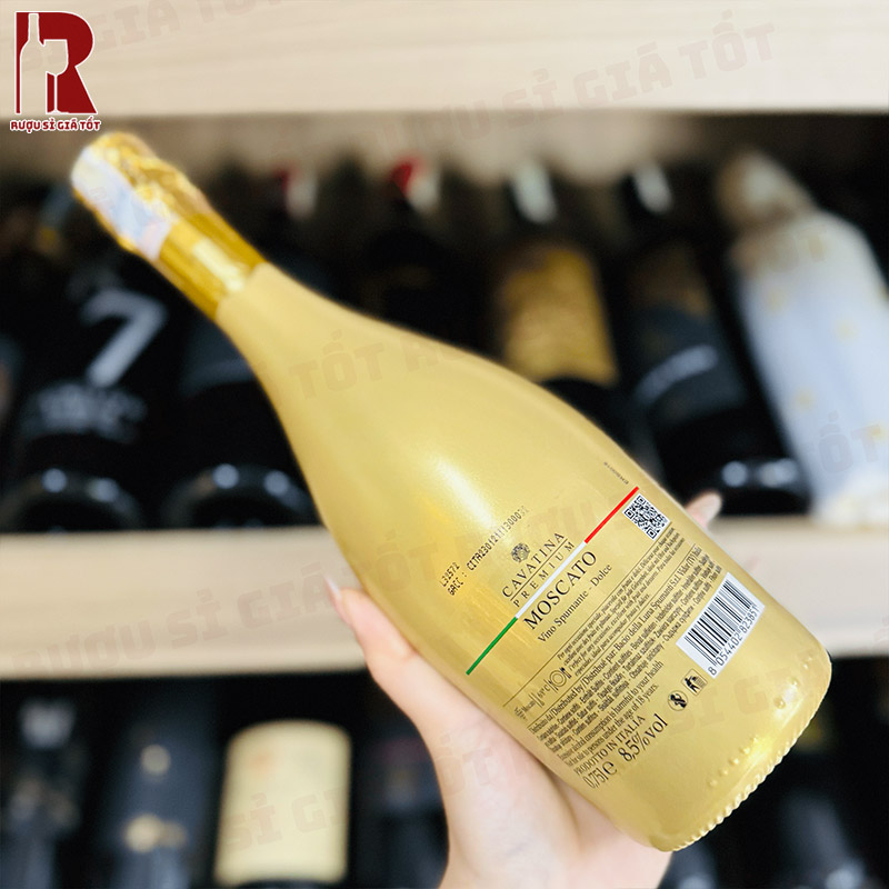 Qúy khách khi dùng Cavatina M Moscato hãy ướp lạnh rượu ở 6 - 8°C để có trải nghiệm rượu tốt nhất