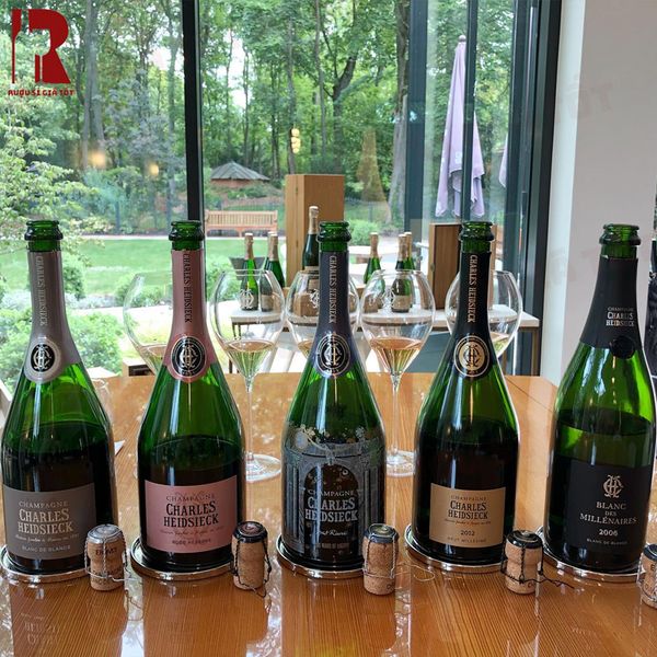 Rượu Champagne Charles Heidsieck khai tiệc