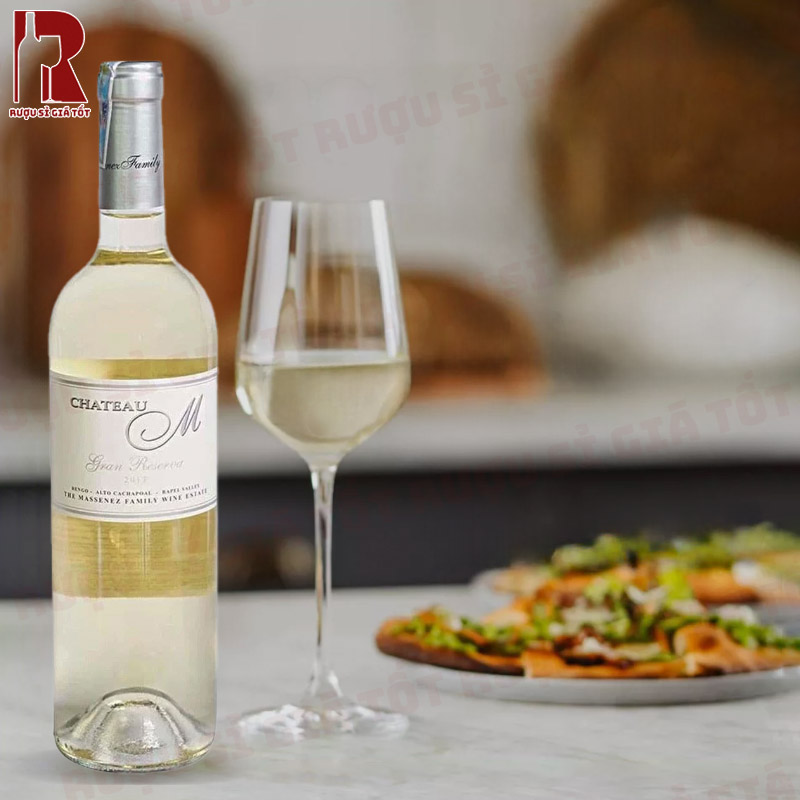 Thời gian ủ rượu lâu giúp chai Château M Gran Reserva Sauvignon Blanc có vị sâu, đậm đà