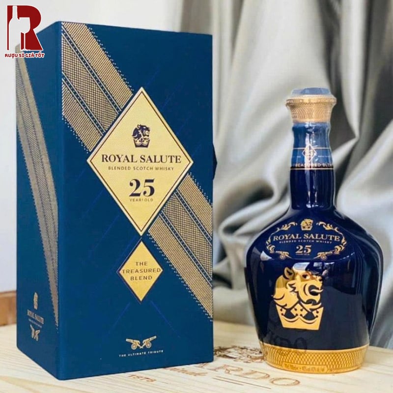 Chivas 25 Royal Salute
