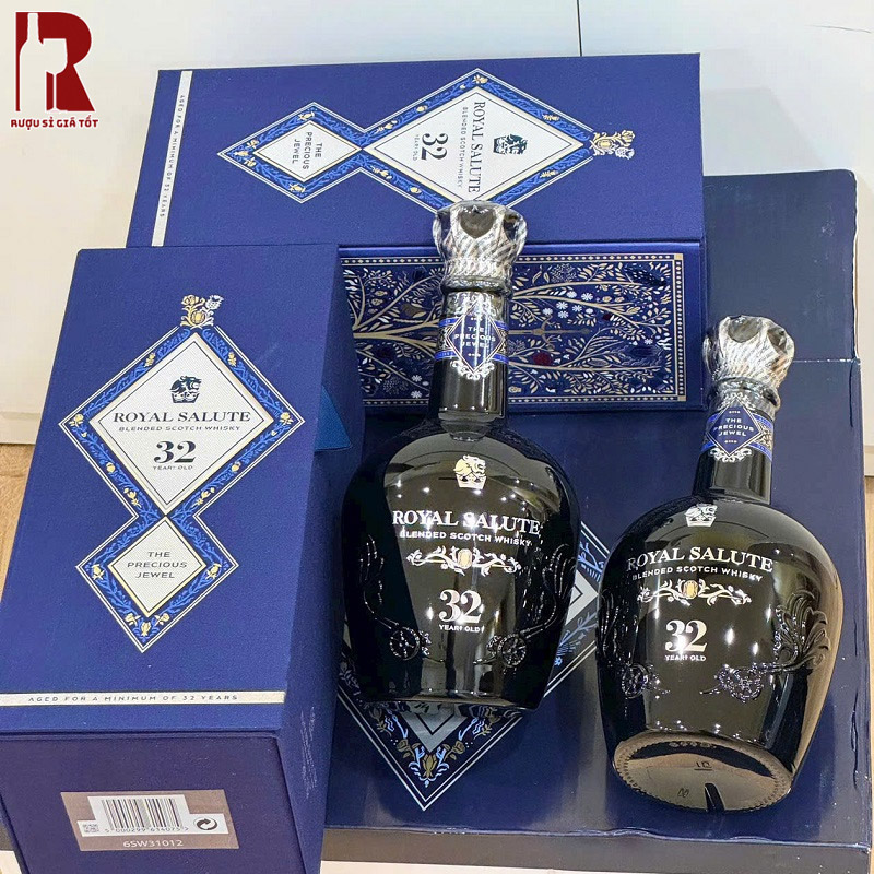 Rượu Whisky Chivas 32 Royal Salute