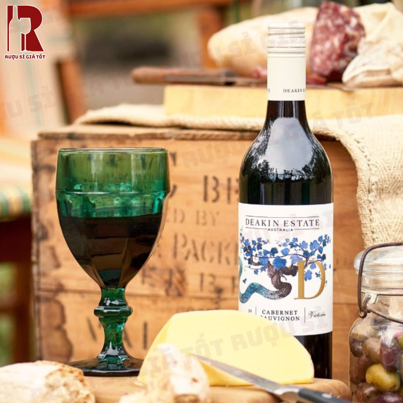 Chai vang Deakin Estate Cabernet Sauvignon sẽ là người đồng hành lý tưởng cho các món ăn từ thịt đỏ