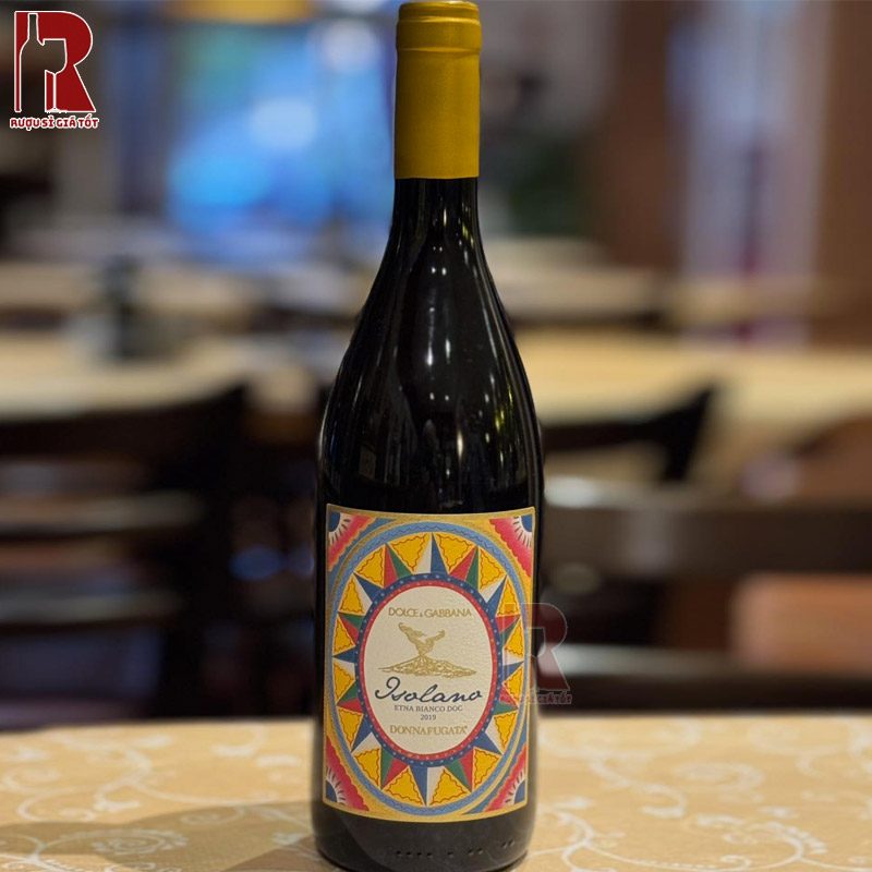 Rượu Donnafugata Dolce & Gabbana Isolano đem đến sự cân bằng của vị rượu tươi mát và tinh tế