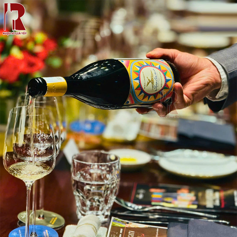 Rượu Donnafugata Dolce & Gabbana Isolano là biểu tượng cho tinh hoa của ngành vang Sicily