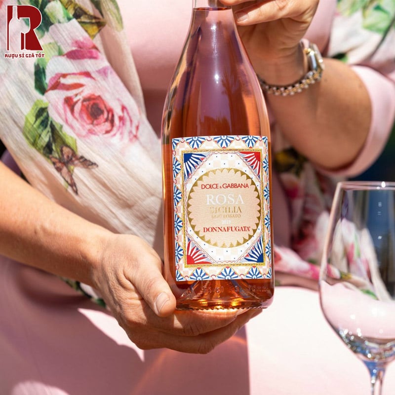 Quy trình sản xuất Rosa Donnafugata Dolce & Gabbana phức tạp và kĩ lưỡng