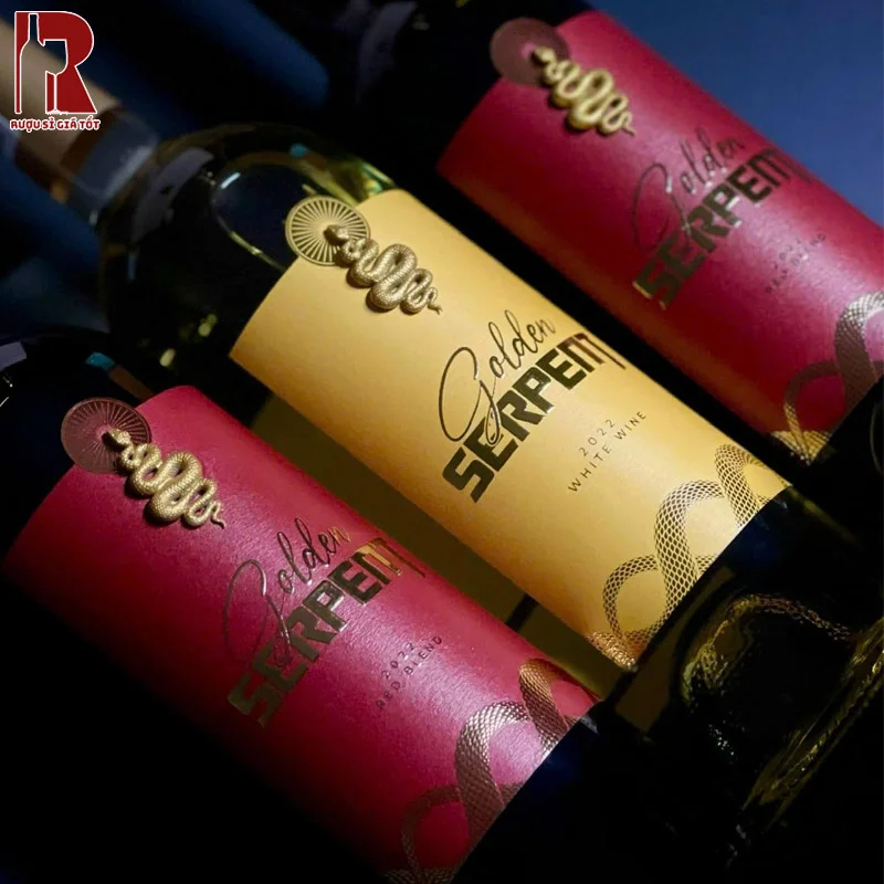 Rượu Golden Serpent là thức uống hoàn hảo để đi kèm các món hải sản