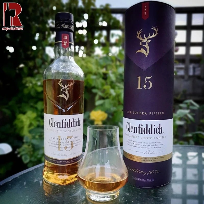 Rượu Glenfiddich 15 Năm nên được uống nguyên chất để giữ nguyên vị đậm đà