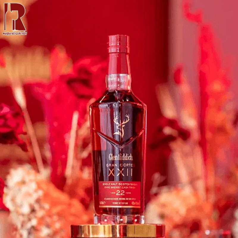 Rượu Glenfiddich 22 Gran Cortes XXII nổi bật với mùi hương đậm đà của trái cây khô