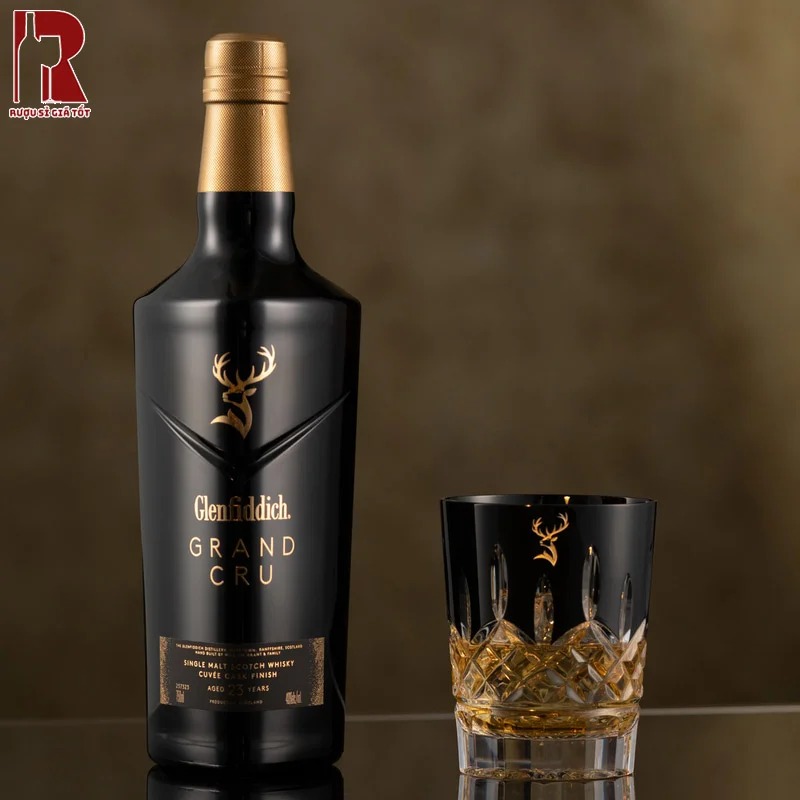 Glenfiddich 23 Year Old Grand Cru mang đến hương vị phức tạp, sâu sắc