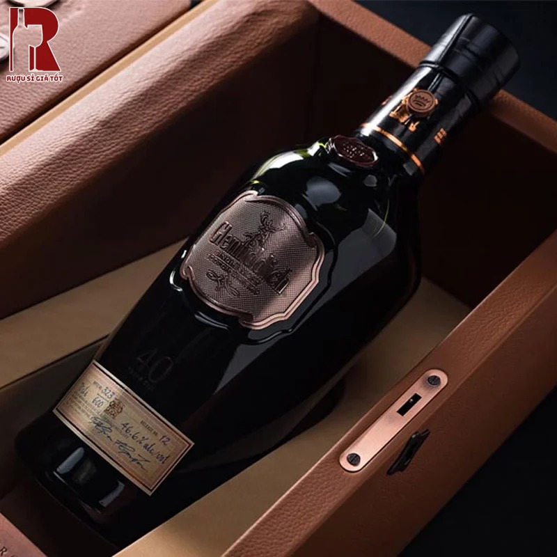 Glenfiddich 40 Year Old thuộc hàng cao cấp và hiếm bậc nhất của hãng