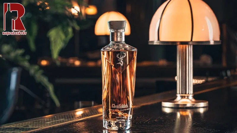 Glenfiddich 40 Year Old được ủ trong các thùng gỗ tốt nhất và được giám sát bởi các chuyên gia giàu kinh nghiệm