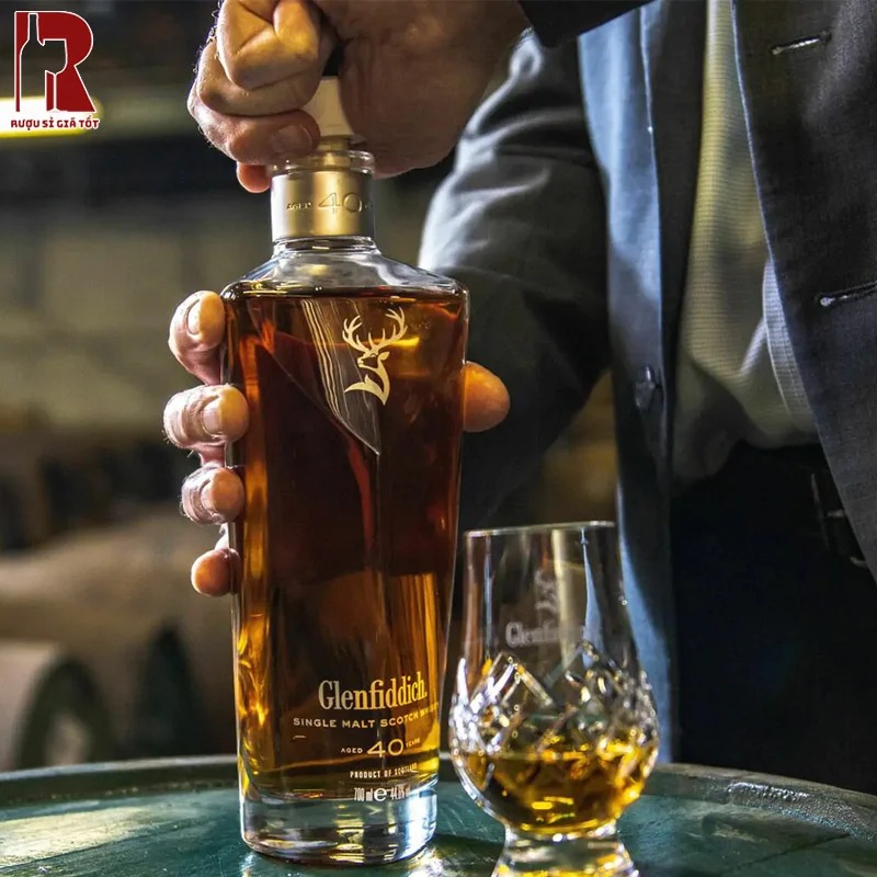 Glenfiddich 40 Cumulative Time là một kiệt tác thời gian với sự tinh tế và sâu lắng trong hương vị