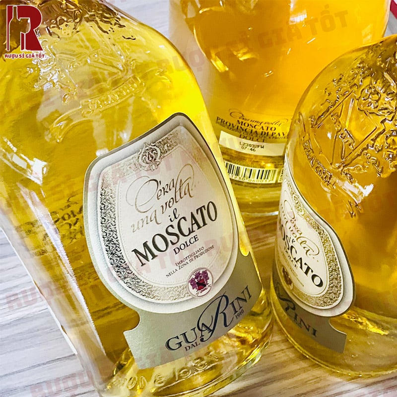 Guarini C’era Una Volta Moscato Dolce là chai vang trắng ngọt nhẹ nhàng và hiện đại