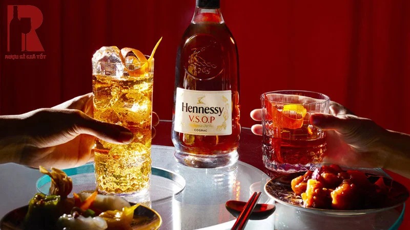 Rượu Hennessy VSOP 700ml gây ấn tượng với hương vị đậm đà, phong phú