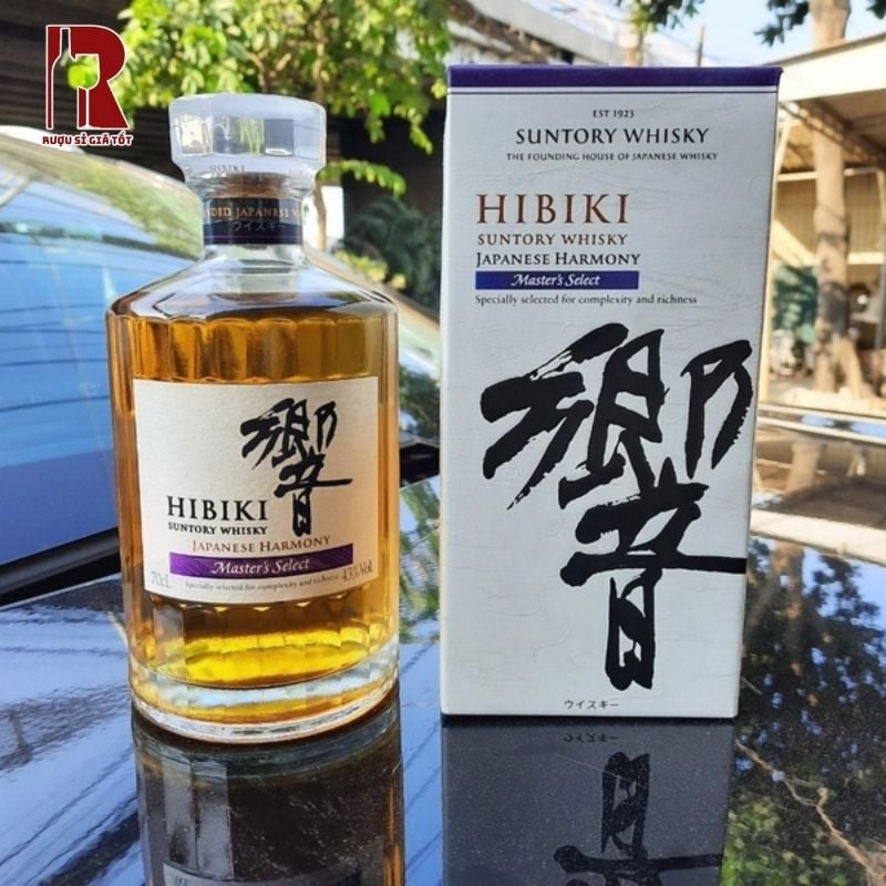 Hibiki Harmony Master's Select được chế tác kì công bởi các nhà làm rượu nổi danh của hãng