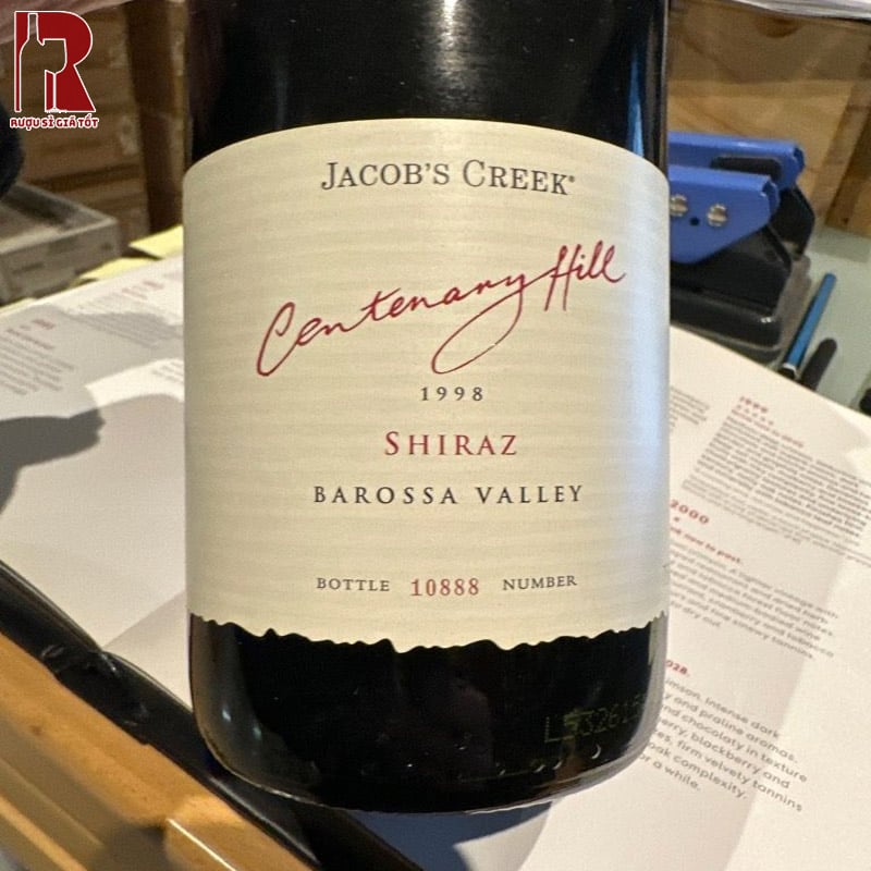 Rượu Jacob's Creek Centenary Hill Shiraz nên được làm lạnh ở nhiệt độ từ 16 đến 18 độ C để có hương vị tốt nhất