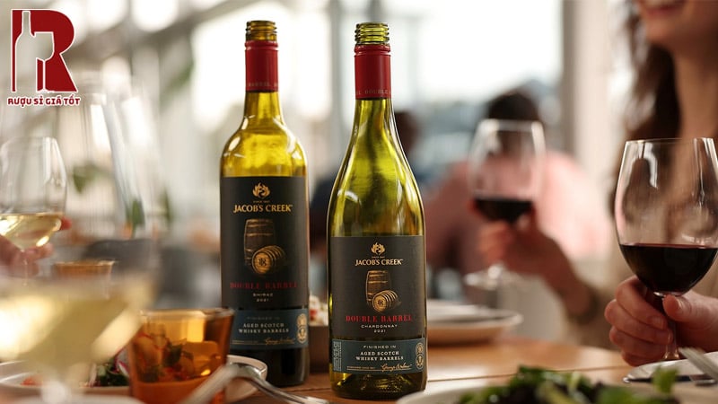 Jacob’s Creek Double Barrel Chardonnay với quy trình ủ kép sẽ đem đến các tầng hương phong phú