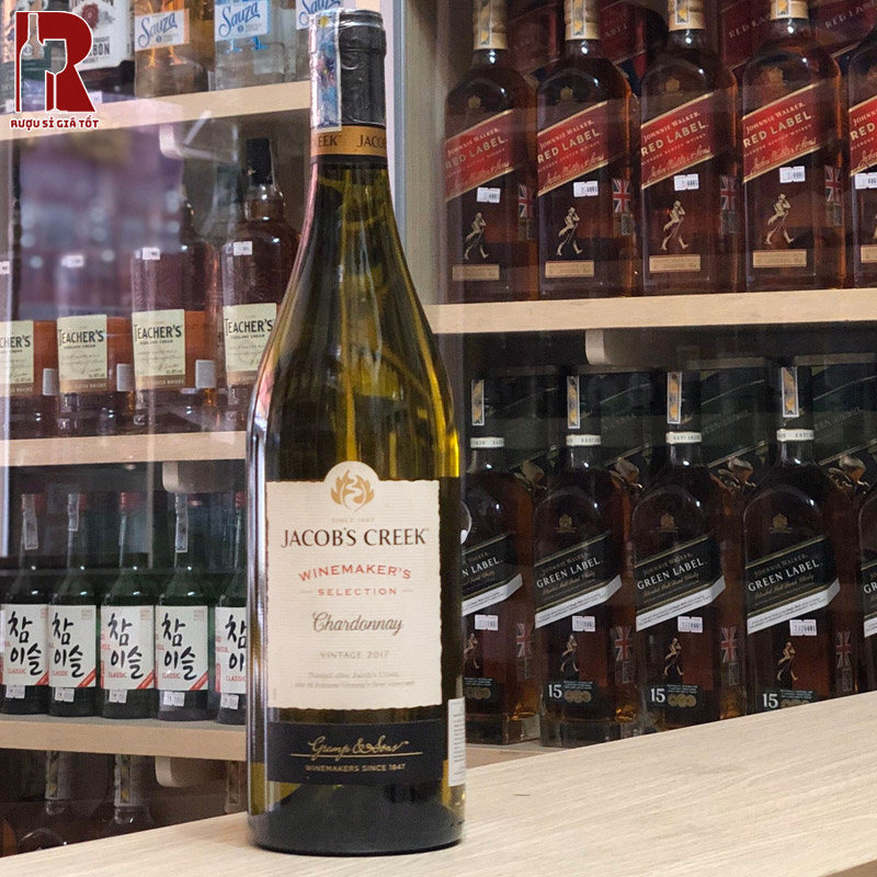 Jacob's Creek Classic Pinot Noir sở hữu sự hòa quyện của vị ngọt nhẹ của trái cây và chút vị chát êm ái