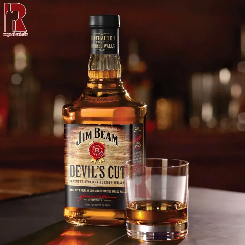 Rượu Jim Beam Devil's Cut có vị tốt nhất khi được uống nguyên bản, nhưng cũng có thể dùng làm nguyên liệu pha chế cocktail