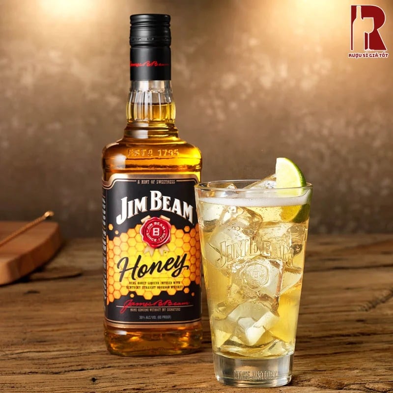 Jim Beam Honey mang theo hương trái cây khô đậm chất whisky Mỹ