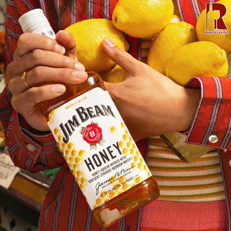 Jim Beam Honey có thể được uống kèm với đá để tăng độ tươi mát và dễ thưởng thức hơn