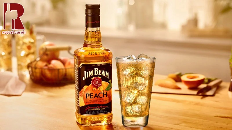 Jim Beam Peach là sự kết hợp của trái đào mọng nước cùng rượu mạnh đậm đà